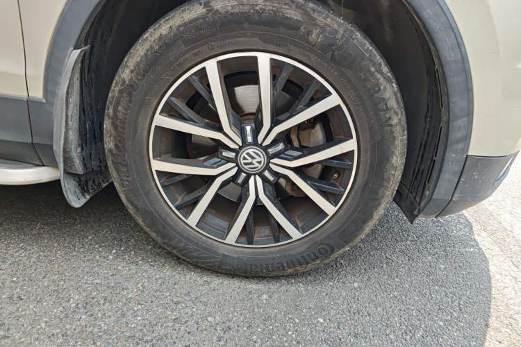 Used Volkswagen Tiguan L 2018 330TSI Automatic Two-Wheel Drive Luxury Edition Right Front Wheel Hub