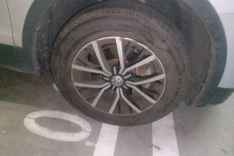 Used Volkswagen Tiguan L 2018 330TSI Automatic Two-Wheel Drive Luxury Edition Right Front Wheel Hub