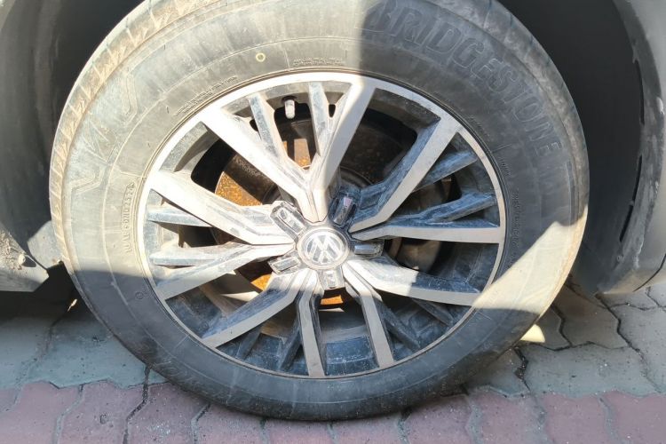 Used Volkswagen Tiguan L 2018 330TSI Automatic Two-Wheel Drive Luxury Edition Right Front Wheel Hub