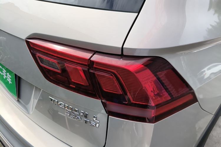 Used Volkswagen Tiguan L 2018 Facelift 330TSI Automatic Two-Wheel Drive Luxury Edition Right Rear Taillight