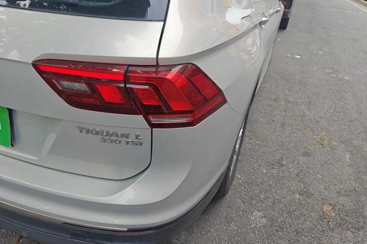 Used Volkswagen Tiguan L 2018 330TSI Automatic Two-Wheel Drive Luxury Edition Right Rear Taillight