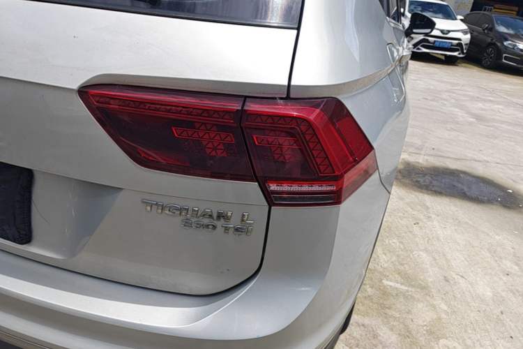 Used Volkswagen Tiguan L 2018 330TSI Automatic Two-Wheel Drive Flagship Edition Right Rear Taillight