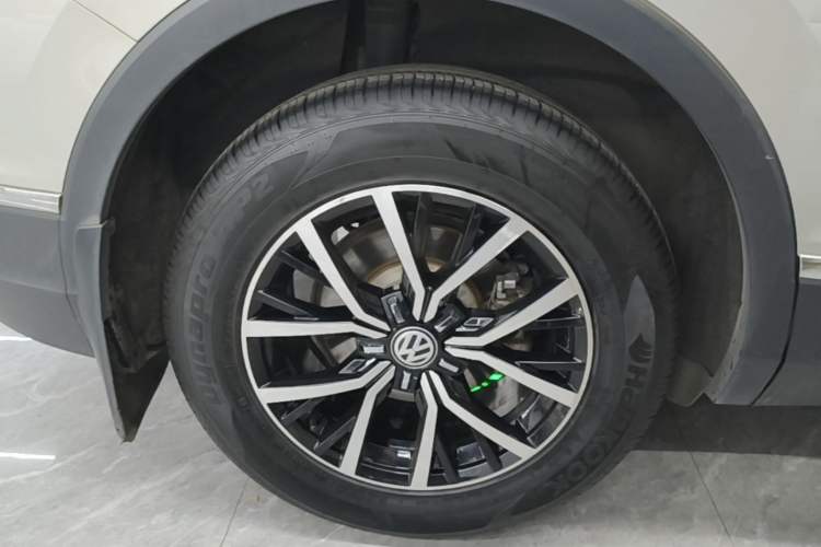 Used Volkswagen Tiguan L 2018 330TSI Automatic Two-Wheel Drive Luxury Edition Right Rear Wheel Hub