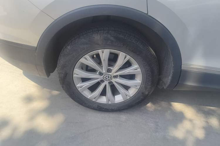 Used Volkswagen Tiguan L 2018 330TSI Automatic Two-Wheel Drive Luxury Edition Right Rear Wheel Hub
