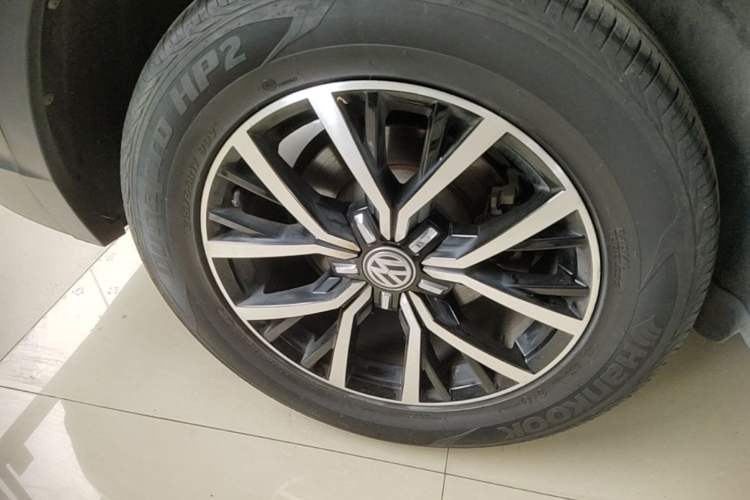 Used Volkswagen Tiguan L 2018 Facelift 330TSI Automatic Two-Wheel Drive Luxury Edition Right Rear Wheel Hub