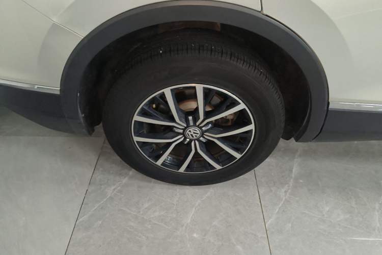 Used Volkswagen Tiguan L 2018 Facelift 330TSI Automatic Two-Wheel Drive Luxury Edition Right Rear Wheel Hub
