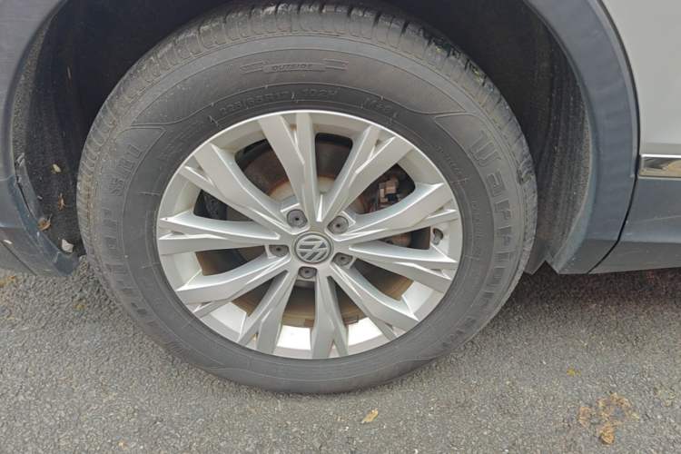 Used Volkswagen Tiguan L 2018 330TSI Automatic Two-Wheel Drive Luxury Edition Right Rear Wheel Hub