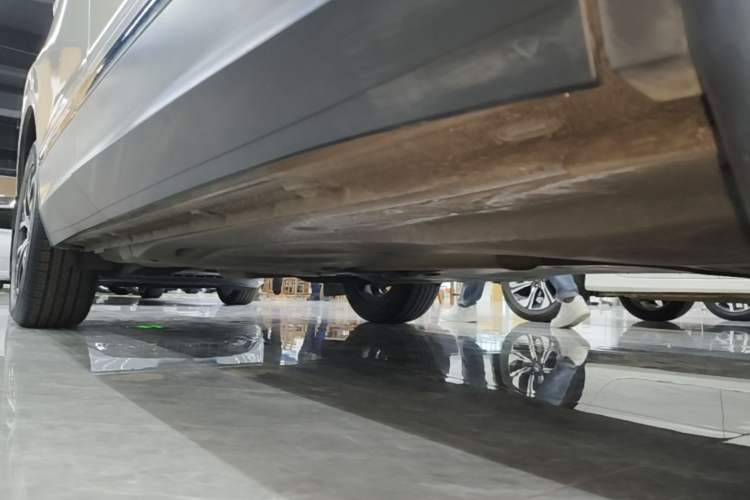 Used Volkswagen Tiguan L 2018 330TSI Automatic Two-Wheel Drive Luxury Edition Right Side Sill