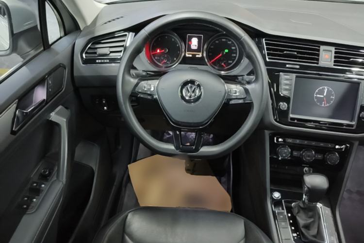 Used Volkswagen Tiguan L 2018 330TSI Automatic Two-Wheel Drive Luxury Edition Steering Wheel