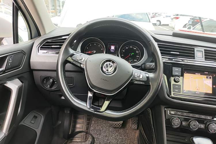 Used Volkswagen Tiguan L 2018 Revised Version 380TSI Automatic All-Wheel Drive Luxury Edition Steering Wheel
