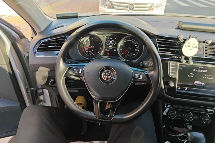 Used Volkswagen Tiguan L 2018 330TSI Automatic Two-Wheel Drive Luxury Edition Steering Wheel