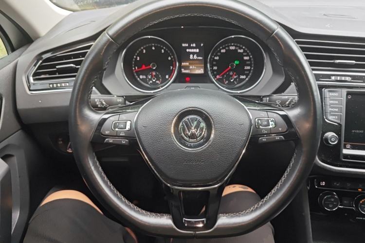 Used Volkswagen Tiguan L 2018 330TSI Automatic Two-Wheel Drive Luxury Edition Steering Wheel