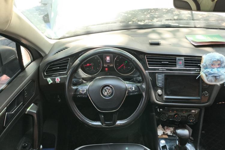 Used Volkswagen Tiguan L 2018 330TSI Automatic Two-Wheel Drive Luxury Edition Steering Wheel