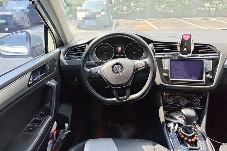 Used Volkswagen Tiguan L 2018 330TSI Automatic Two-Wheel Drive Luxury Edition Steering Wheel
