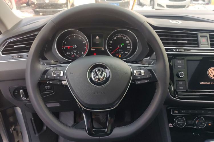 Used Volkswagen Tiguan L 2018 Facelift 330TSI Automatic Two-Wheel Drive Luxury Edition Steering Wheel