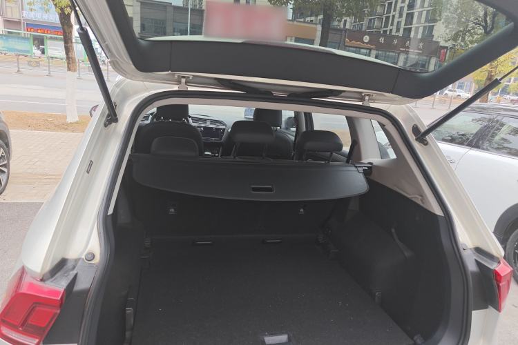 Used Volkswagen Tiguan L 2018 Facelift 330TSI Automatic Two-Wheel Drive Luxury Edition Trunk