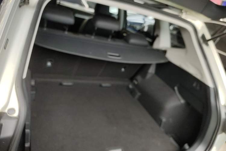 Used Volkswagen Tiguan L 2018 Facelift 330TSI Automatic Two-Wheel Drive Luxury Edition Trunk