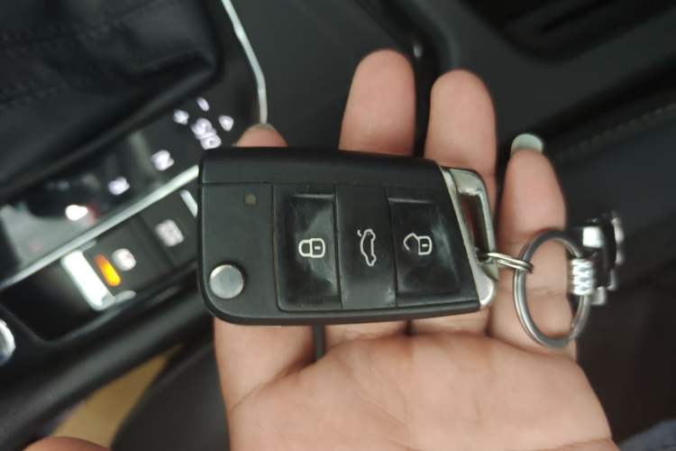 Used Volkswagen Tiguan L 2018 330TSI Automatic Two-Wheel Drive Luxury Edition Vehicle Key