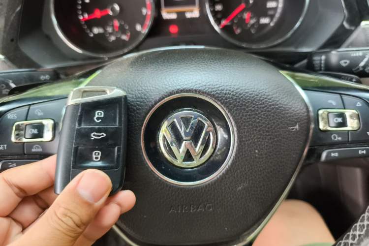 Used Volkswagen Tiguan L 2018 330TSI Automatic Two-Wheel Drive Luxury Edition Vehicle Key