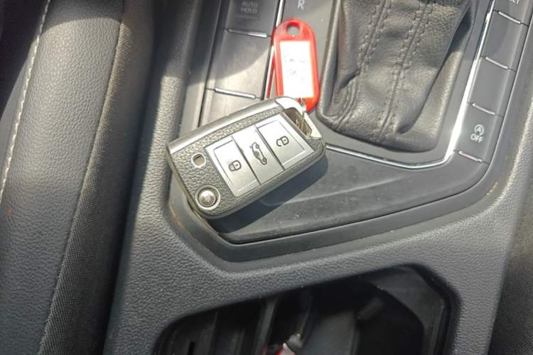 Used Volkswagen Tiguan L 2018 330TSI Automatic Two-Wheel Drive Luxury Edition Vehicle Key