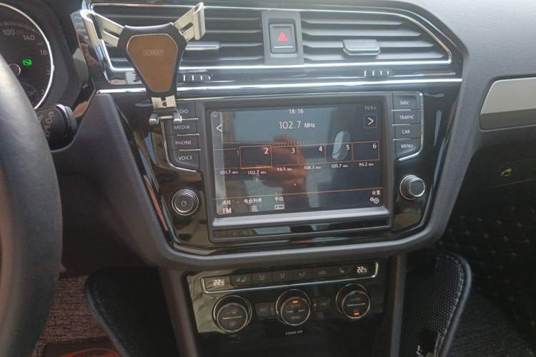 Used Volkswagen Tiguan L 2018 330TSI Automatic Two-Wheel Drive Luxury Edition Audio And AC Panel