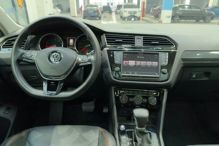 Used Volkswagen Tiguan L 2018 380TSI Automatic All-Wheel Drive Flagship Edition Center Console