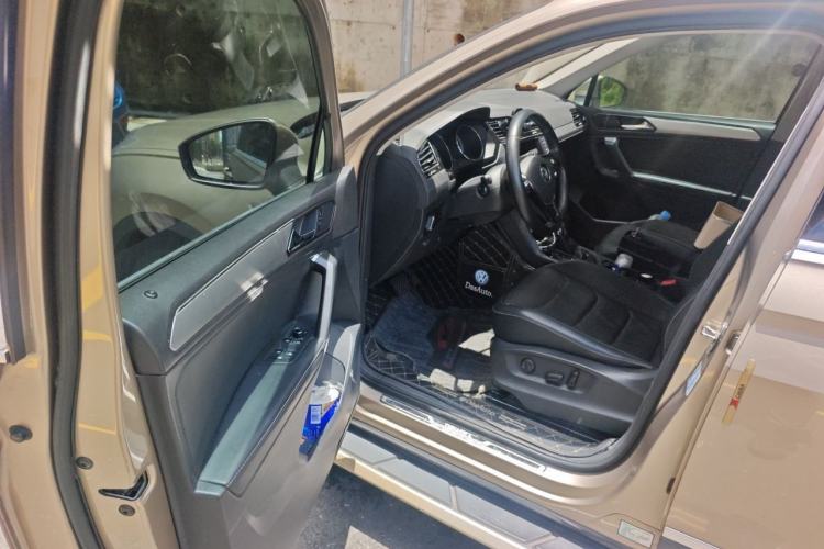 Used Volkswagen Tiguan L 2018 330TSI Automatic Two-Wheel Drive Luxury Edition Driver Seat