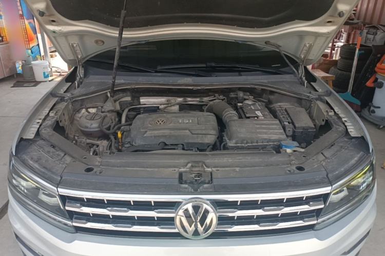 Used Volkswagen Tiguan L 2018 380TSI Automatic All-Wheel Drive Flagship Edition Engine Bay