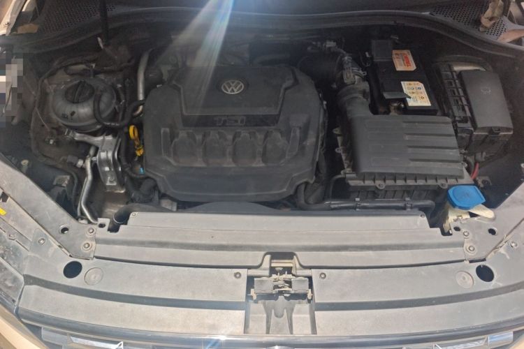 Used Volkswagen Tiguan L 2018 330TSI Automatic Two-Wheel Drive Luxury Edition Engine Bay