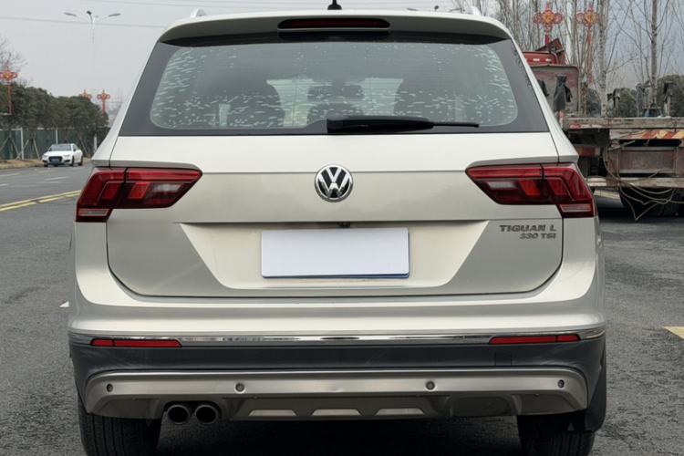 Used Volkswagen Tiguan L 2018 330TSI Automatic Two-Wheel Drive Luxury Edition Exterior 2