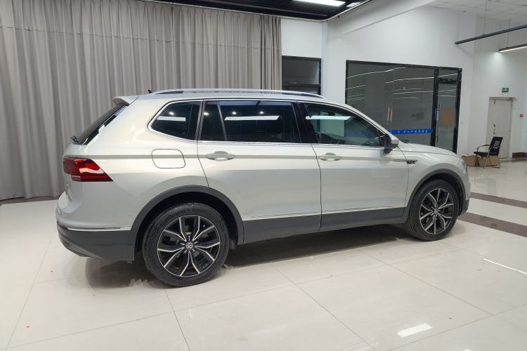 Used Volkswagen Tiguan L 2018 380TSI Automatic All-Wheel Drive Flagship Edition Exterior 2