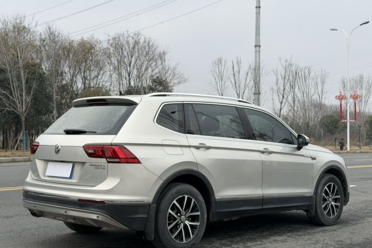 Used Volkswagen Tiguan L 2018 330TSI Automatic Two-Wheel Drive Luxury Edition Exterior 5