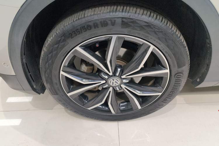 Used Volkswagen Tiguan L 2018 380TSI Automatic All-Wheel Drive Flagship Edition Exterior 5