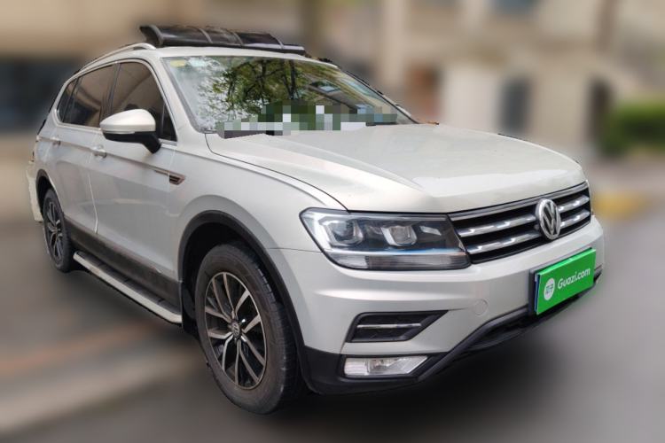 Used Volkswagen Tiguan L 2018 330TSI Automatic Two-Wheel Drive Comfort Edition Front Right 45 Deg
