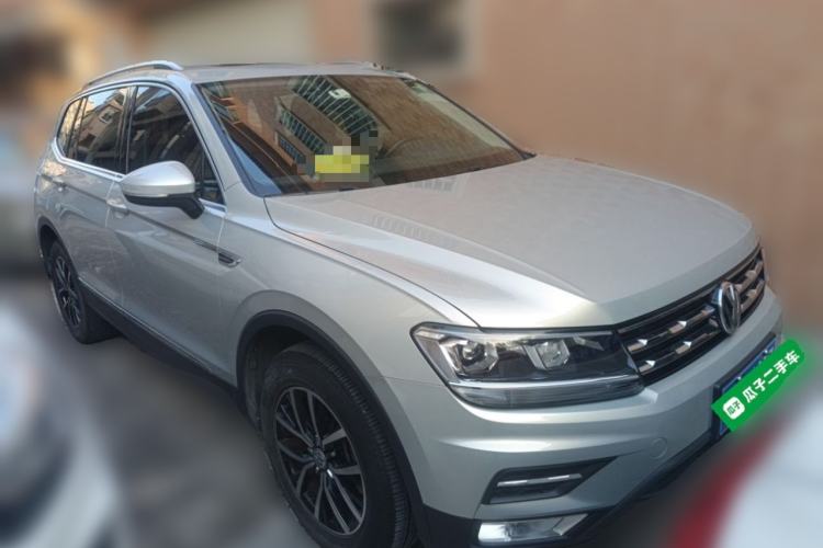 Used Volkswagen Tiguan L 2018 330TSI Automatic Two-Wheel Drive Luxury Edition Front Right 45 Deg
