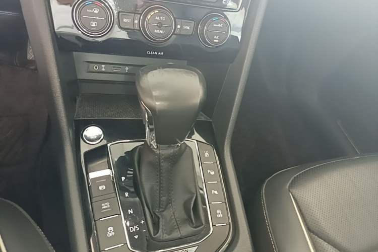 Used Volkswagen Tiguan L 2018 380TSI Automatic All-Wheel Drive Flagship Edition Gear Lever