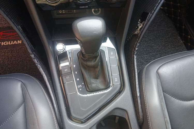 Used Volkswagen Tiguan L 2018 330TSI Automatic Two-Wheel Drive Luxury Edition Gear Lever