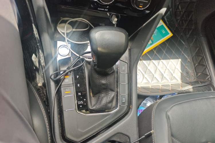 Used Volkswagen Tiguan L 2018 330TSI Automatic Two-Wheel Drive Luxury Edition Gear Lever
