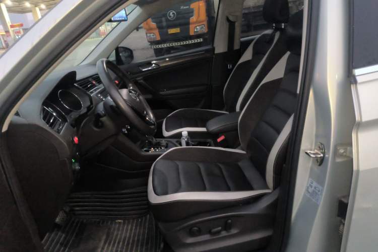 Used Volkswagen Tiguan L 2018 330TSI Automatic Two-Wheel Drive Luxury Edition Left Front Seat