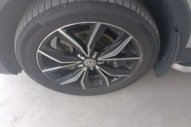 Used Volkswagen Tiguan L 2018 380TSI Automatic All-Wheel Drive Flagship Edition Left Front Wheel Hub