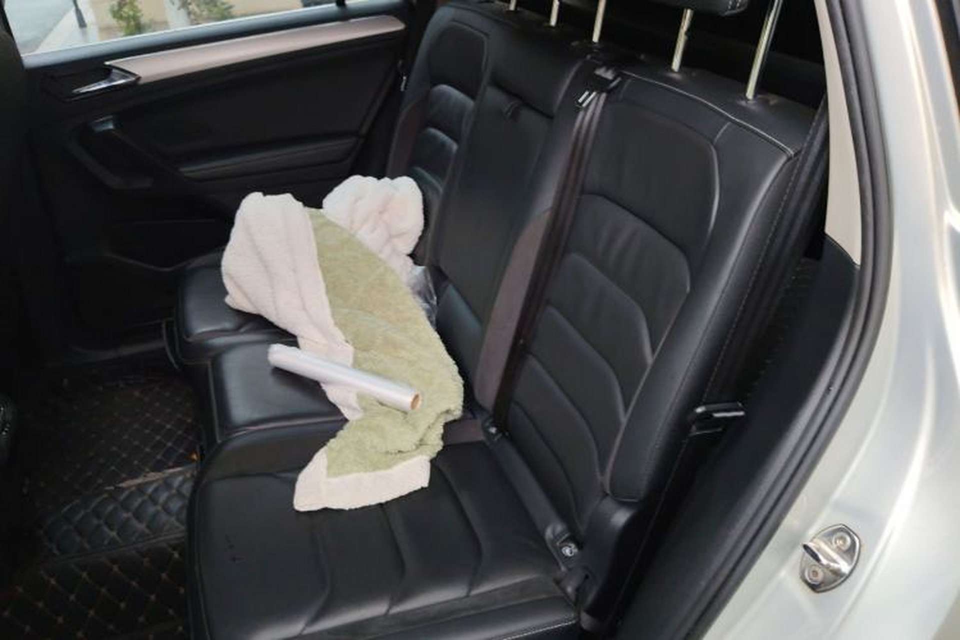 Used Volkswagen Tiguan L 2018 330TSI Automatic Two-Wheel Drive Comfort Edition Left Rear Seat