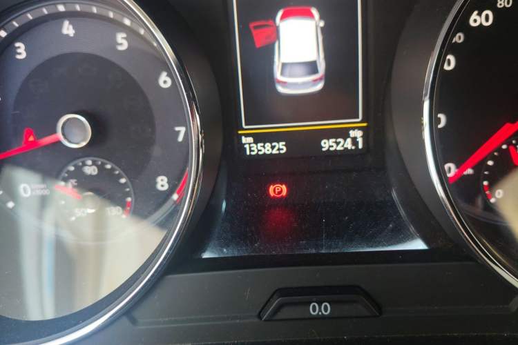 Used Volkswagen Tiguan L 2018 330TSI Automatic Two-Wheel Drive Luxury Edition Odometer Close Up