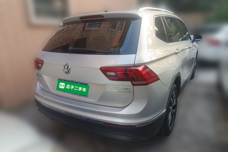 Used Volkswagen Tiguan L 2018 330TSI Automatic Two-Wheel Drive Luxury Edition Rear Right 45 Deg