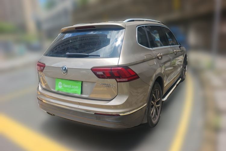 Used Volkswagen Tiguan L 2018 330TSI Automatic Two-Wheel Drive Luxury Edition Rear Right 45 Deg