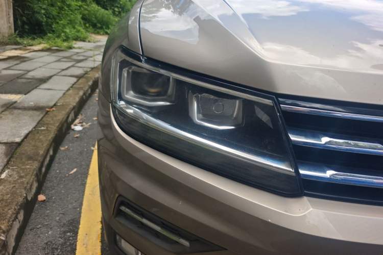 Used Volkswagen Tiguan L 2018 330TSI Automatic Two-Wheel Drive Luxury Edition Right Front Headlight