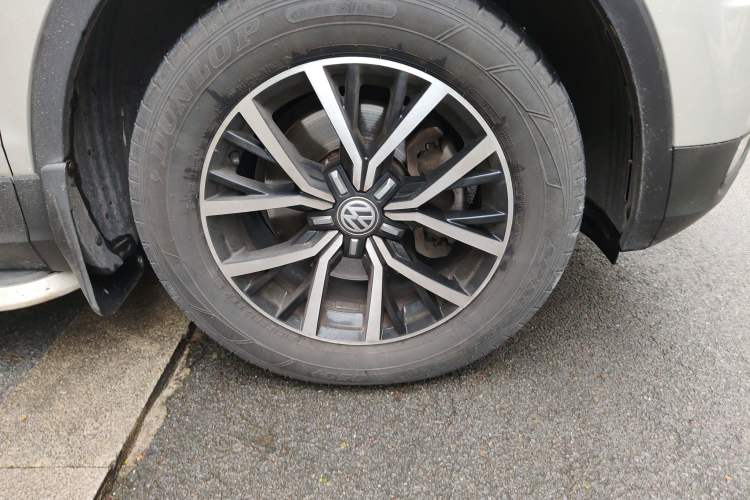 Used Volkswagen Tiguan L 2018 330TSI Automatic Two-Wheel Drive Comfort Edition Right Front Wheel Hub