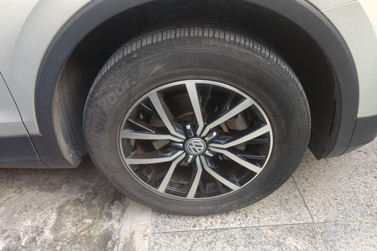 Used Volkswagen Tiguan L 2018 330TSI Automatic Two-Wheel Drive Luxury Edition Right Front Wheel Hub