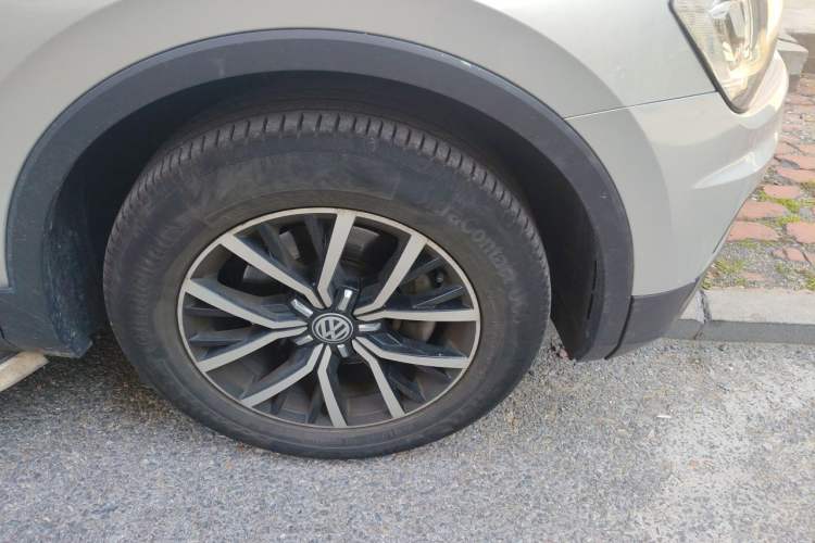 Used Volkswagen Tiguan L 2018 330TSI Automatic Two-Wheel Drive Luxury Edition Right Front Wheel Hub
