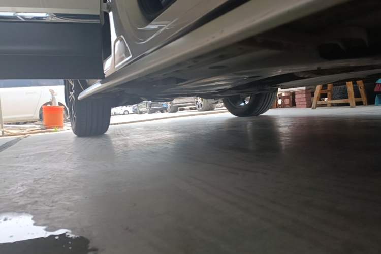 Used Volkswagen Tiguan L 2018 380TSI Automatic All-Wheel Drive Flagship Edition Right Side Sill