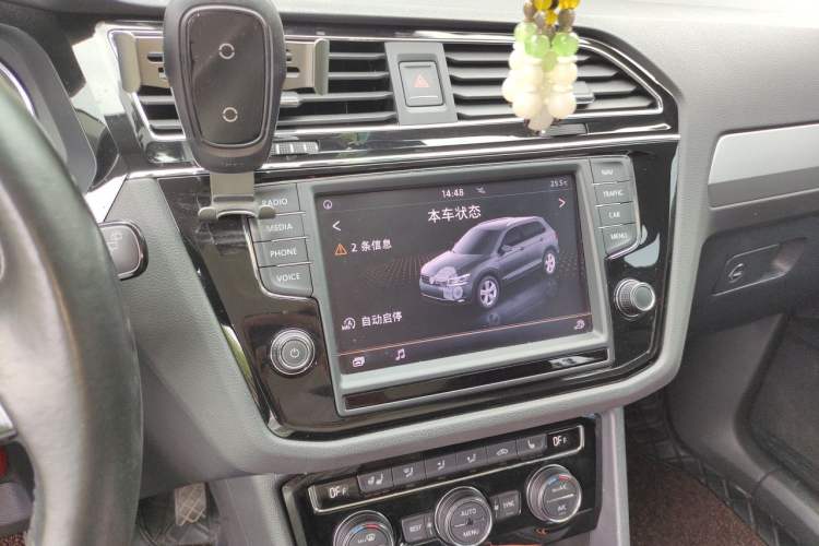 Used Volkswagen Tiguan L 2018 330TSI Automatic Two-Wheel Drive Luxury Edition Audio And AC Panel